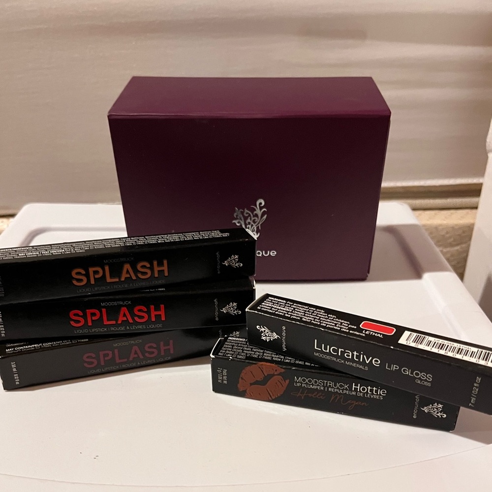 Younqiue lip bundle